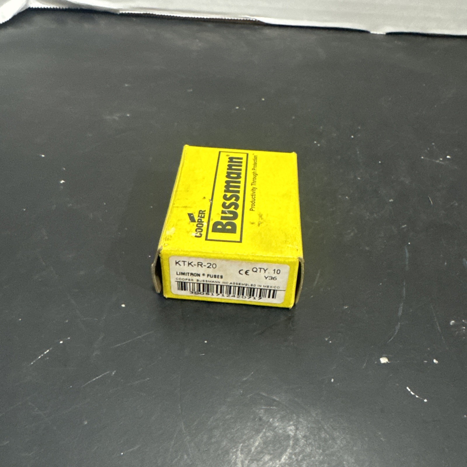 KTK-R-20 8 in box Bussmann KTK-R-20 ( KTK-R-20) 20 Amp 600V Fast-Acting Fuses