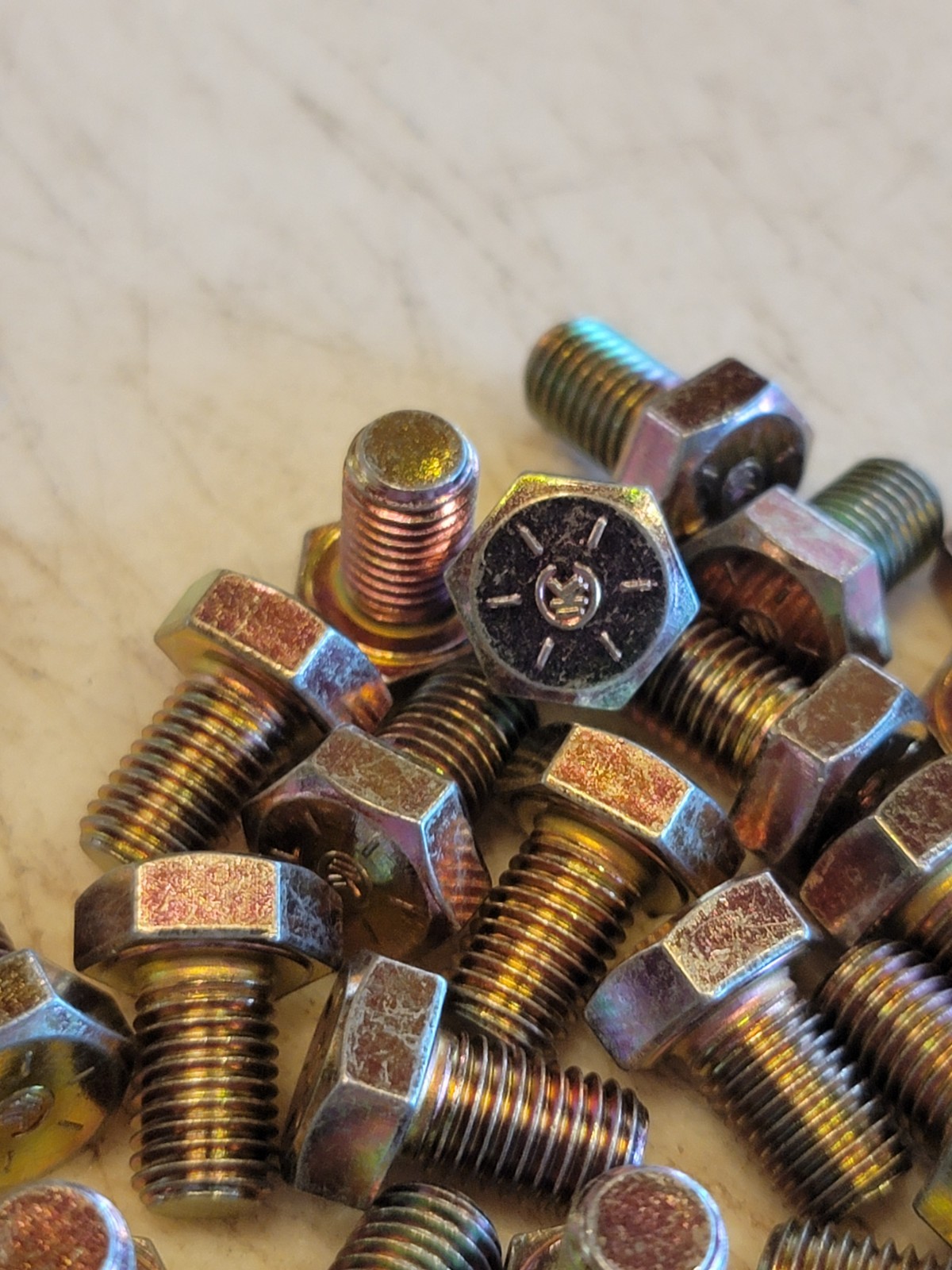 5/16″-24 x 1/2″ Hex Bolts Cap Screws, Grade 8, Yellow Zinc. 25pk. 10C