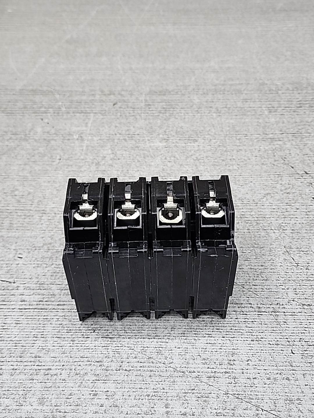 GE THQMV200WL 200 Amp 120/240 Volt 2-Pole Plug-In Mount  Main Circuit Breaker