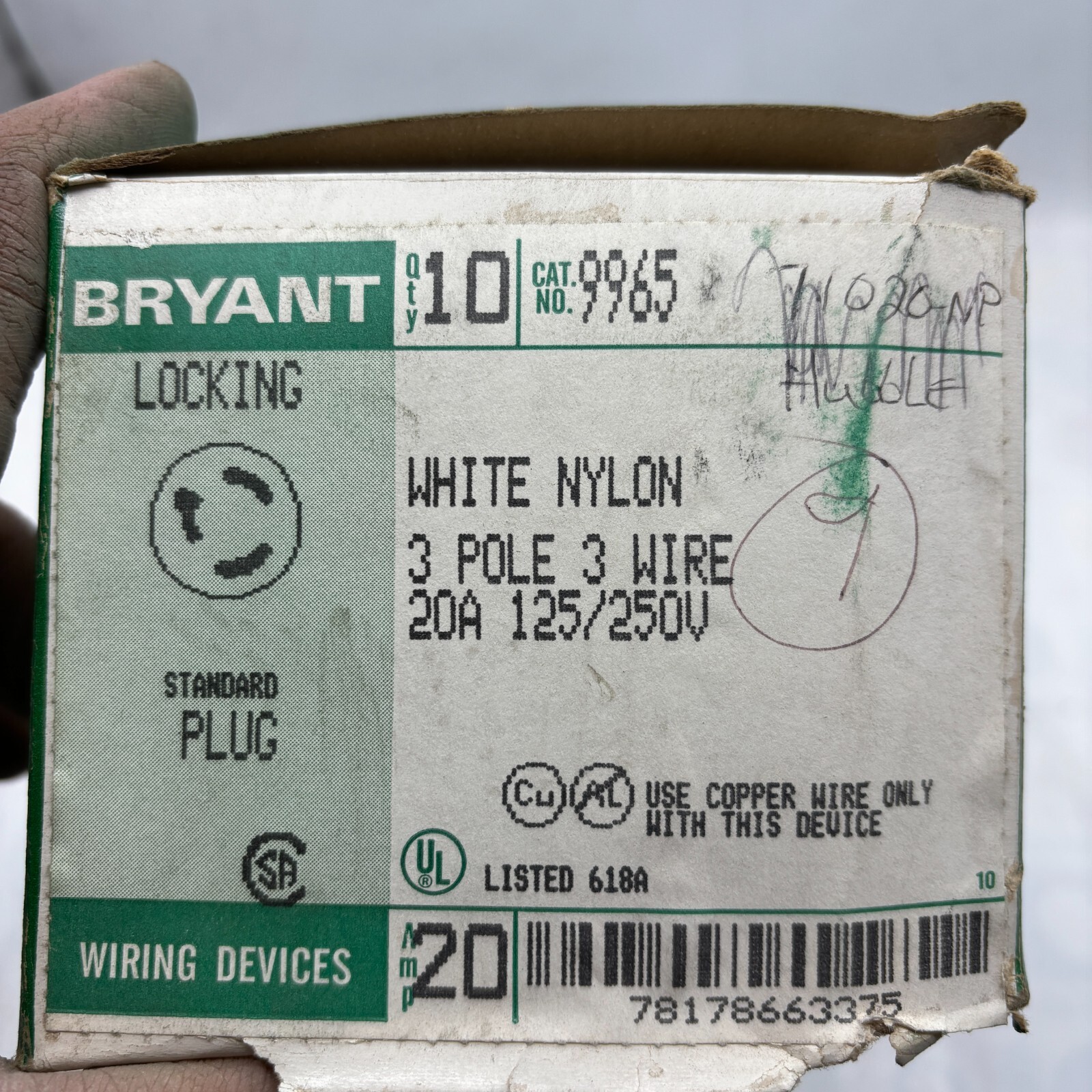 BRYANT 9965 WHITE NYLON LOCKING PLUG 20AMP 125/250VAC 3 POLE 3 WIRE QTY:1🔔