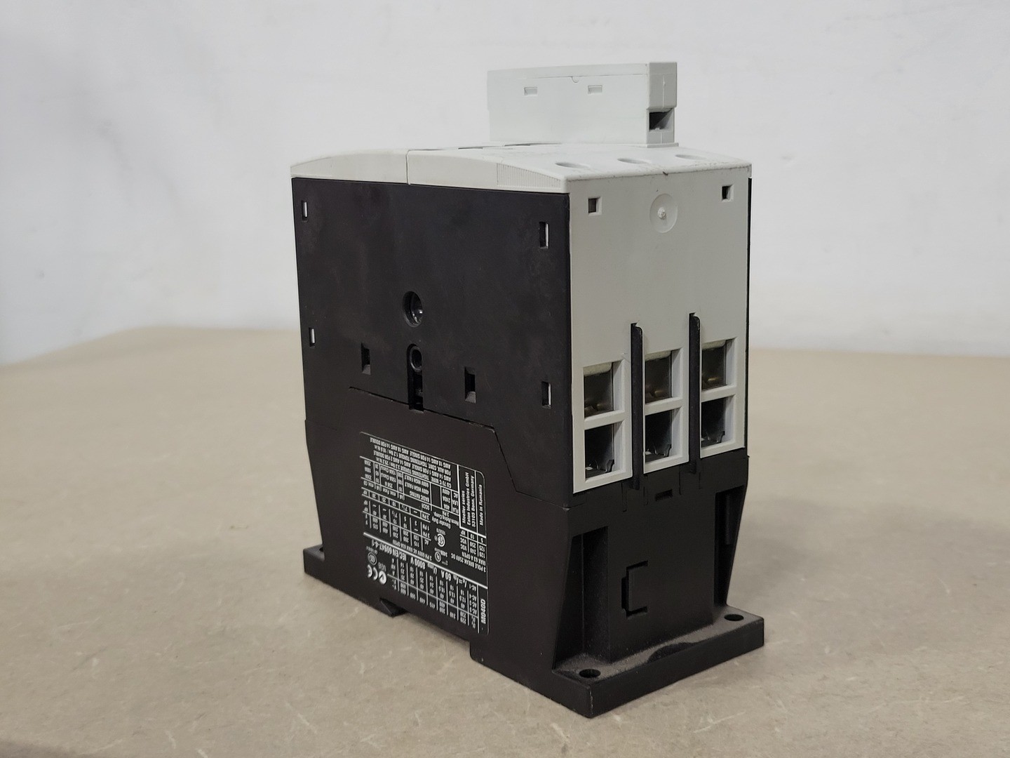 Eaton XTCE040DS1A 40 Amp, 3 Pole, 1NO+1NC, 110/120 VAC Coil Contactor – Parts