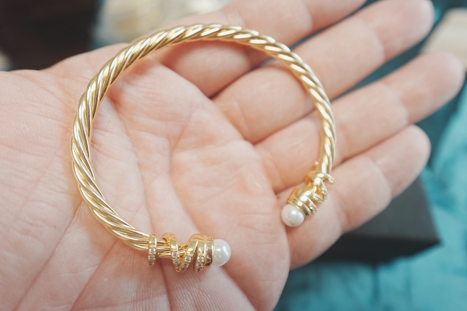 Gift&DAVlDYurman18K&GOLD.4mm Rotating Curved Pearls Head Bracelet M