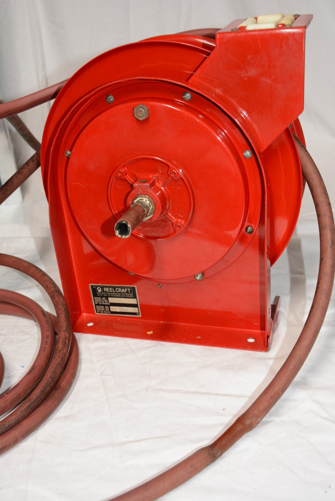 Reelcraft 159663 Hose Reel – Red WITH 25 FEET HOSE (READ DESCRIPTION)