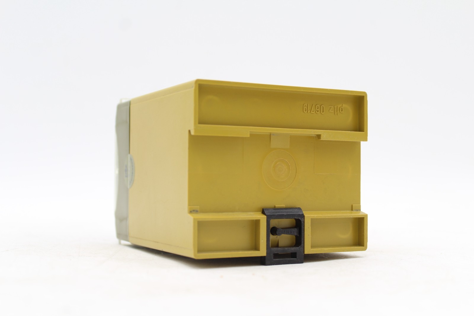 Pilz 475695 5 Amp Safety Relay