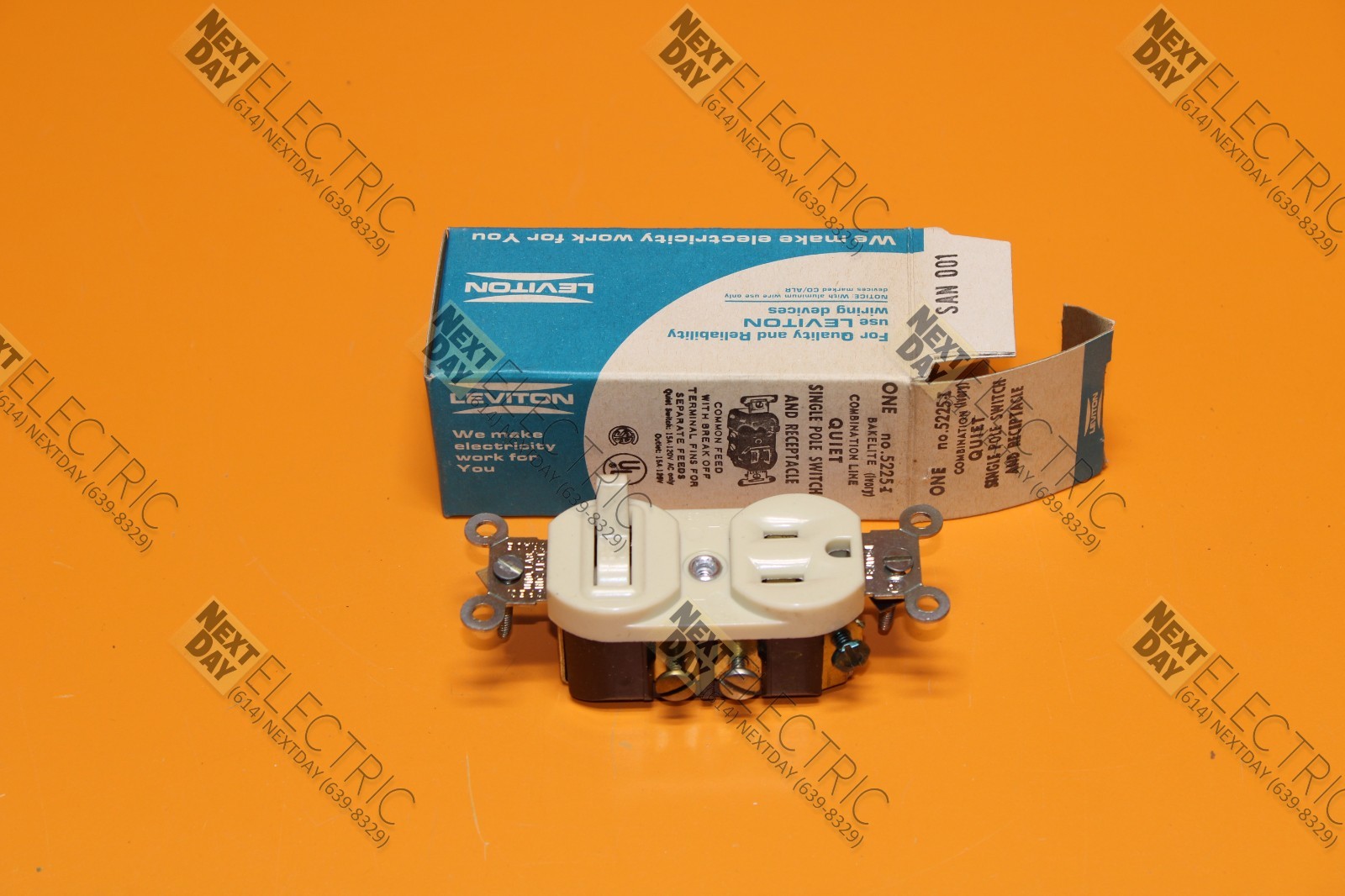 Leviton, 5225-I, Combination Outlet Switch Single Pole Ground Outlet Ivory Recep