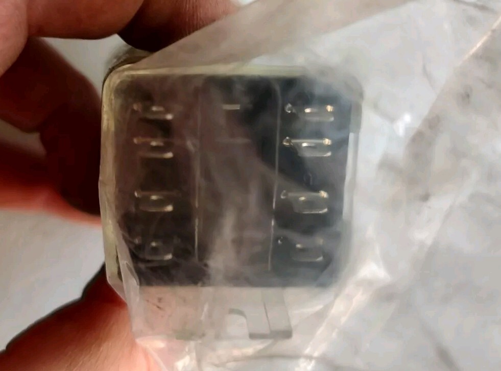 Bluebird Bus 8300386 Excell Dr 890 POTTER & BRUMFIELD KUP-11D55-12 Power Relay