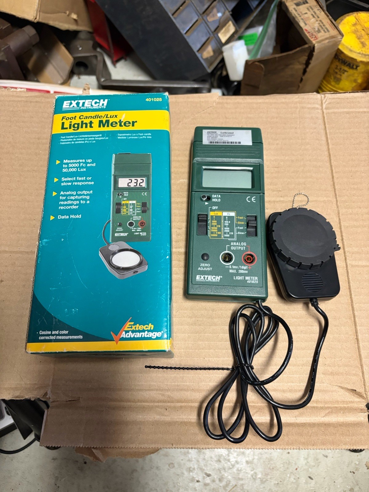Extech 401025 Digital Light Meter 0-5000 Foot Candles 0-50000 Lux