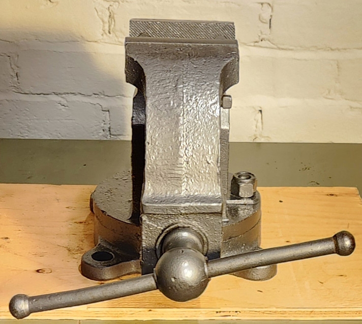 Vintage Prentiss Machinist Bench Vise marked 181-191 w/ swivel base & pipe jaws
