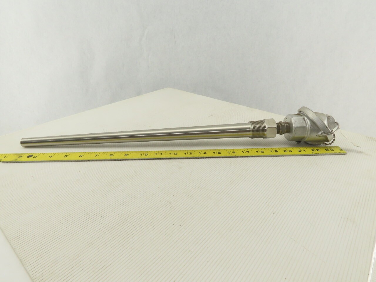 Barber-Colman J61W-M0165-AB2-L-0B Thermowell Tapered Probe 17″