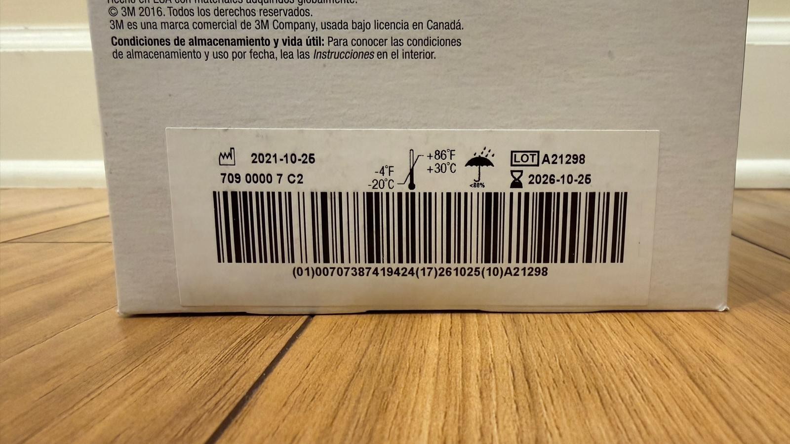 NEW 3M 1860 Surgical Mask N95, 100 Pack (Exp 2026/10 & 2027/03)