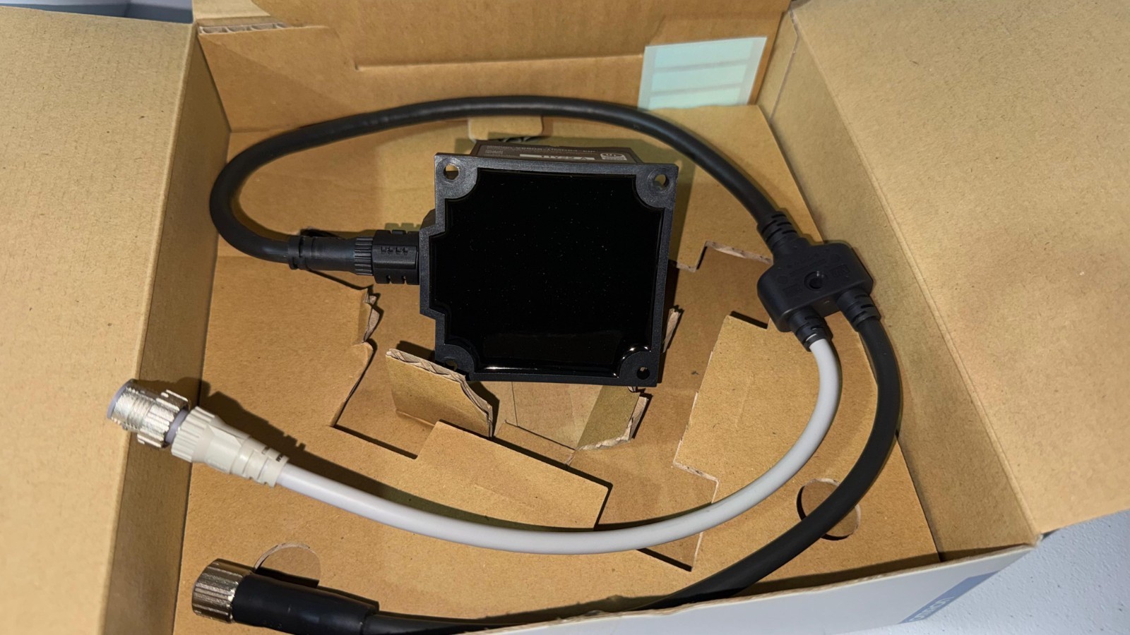 Omron V680S-HMD64-EIP RFID Reader Writer EtherNet/IP 24VDC New