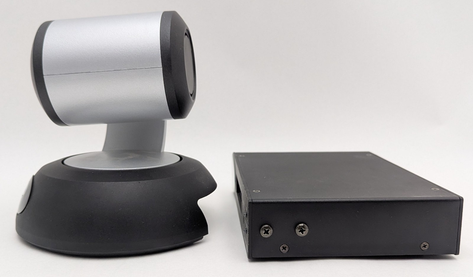Vaddio RoboSHOT 12 HD PTZ Video Conferencing Camera + Quick-Connect USB – Bundle