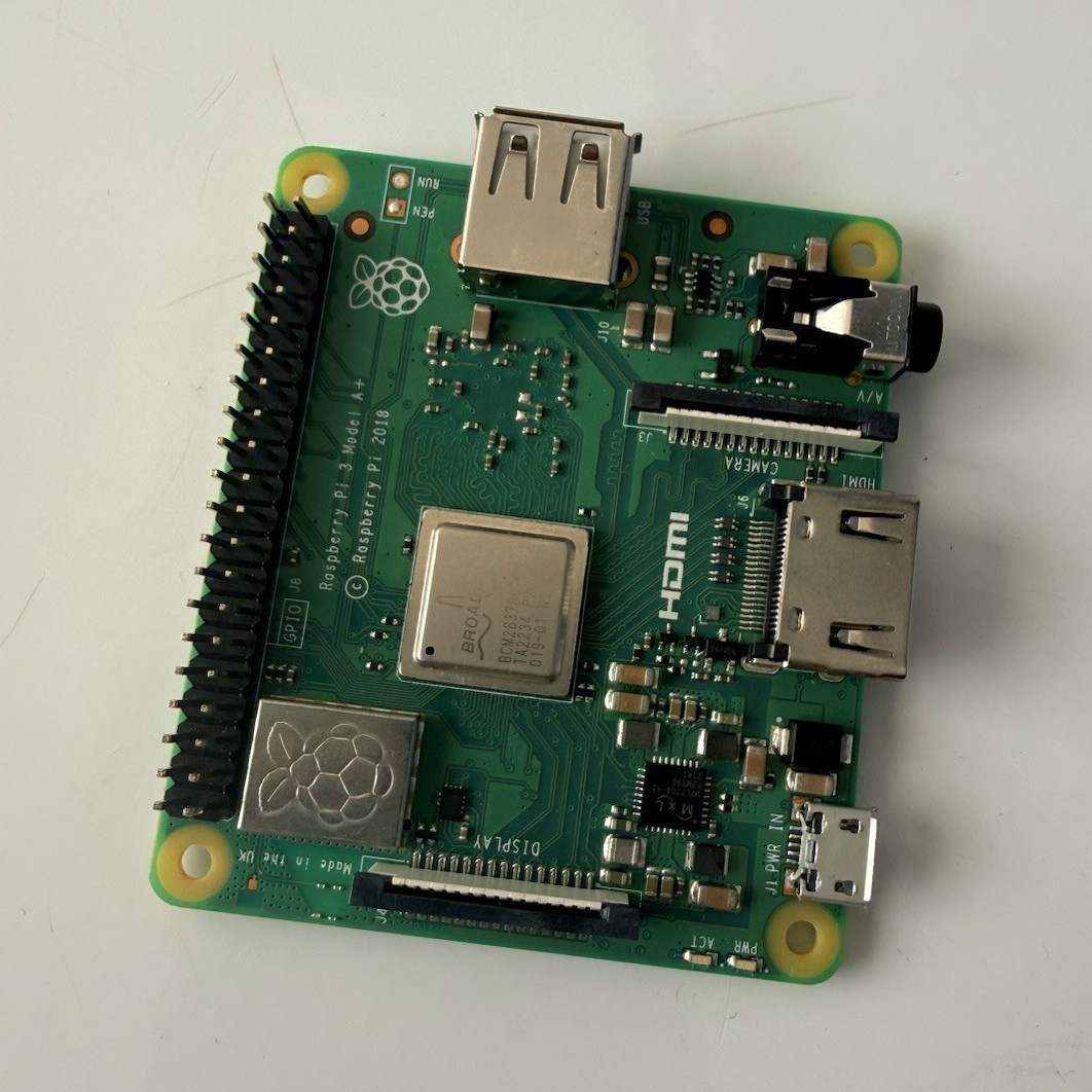 Raspberry Pi 3 Model B Single Board Computer 1GB RAM USB Ethernet HDMI