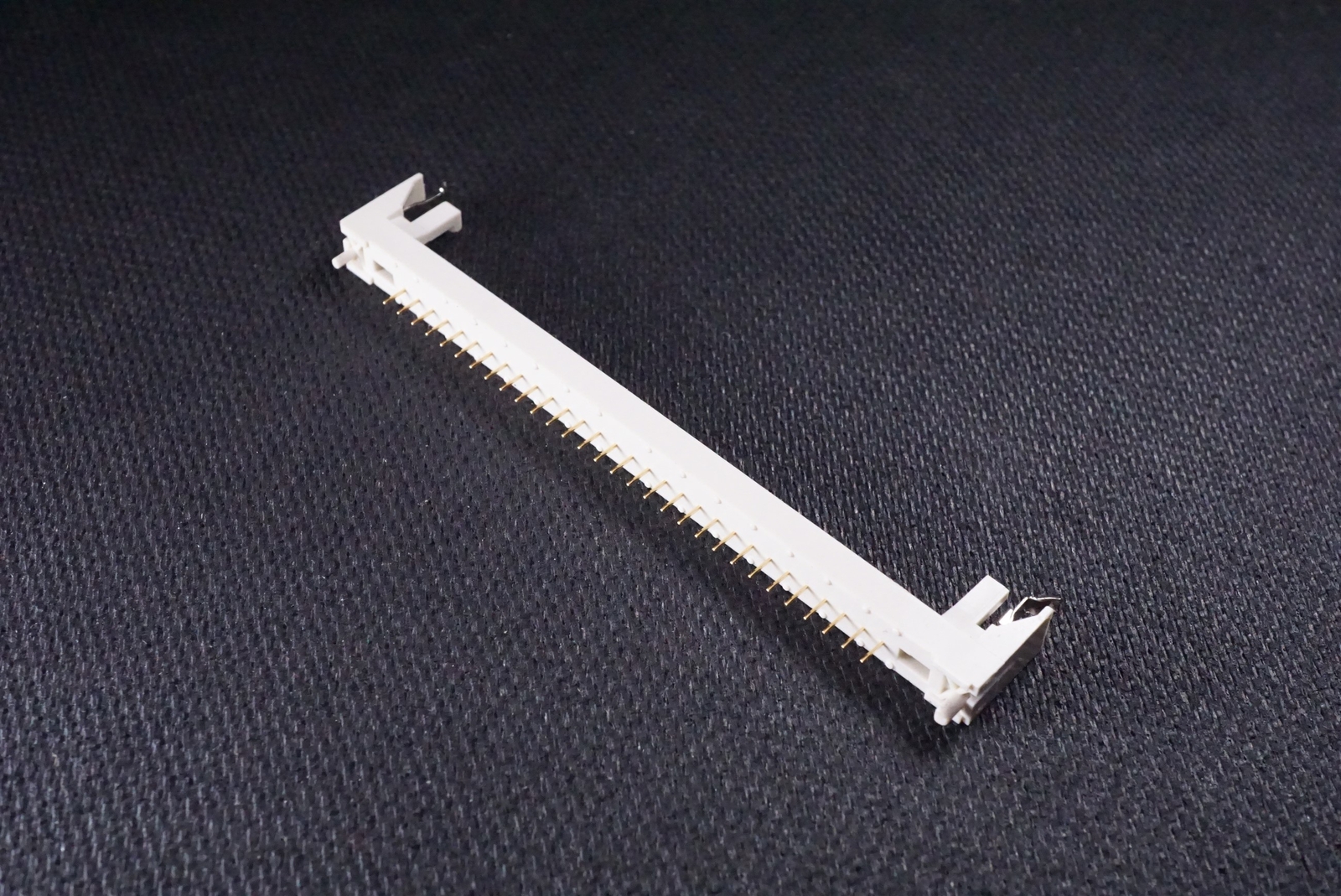 M43S-20-130-02 Methode SIMM Socket 30 Pos 1 Row 2.54mm Centerline w/ Latch Vert