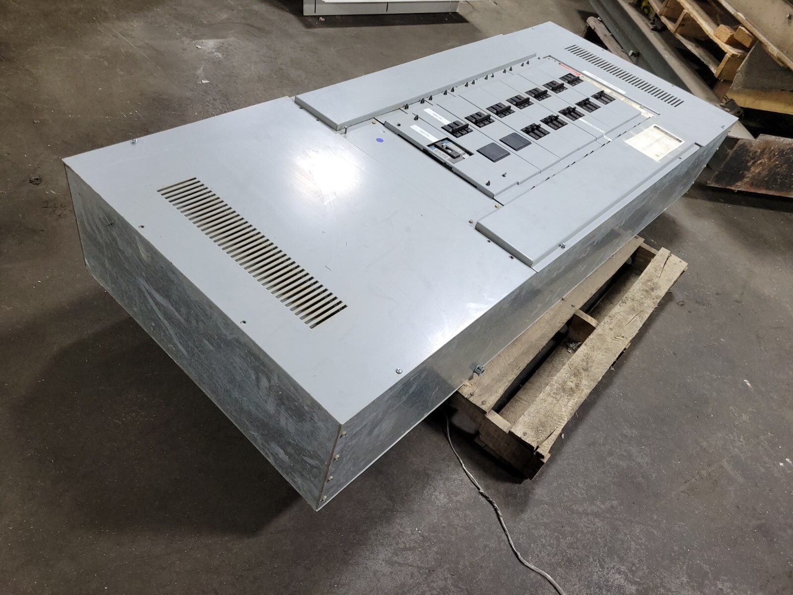 GE General Electric APN Spectra Series Panelboard 600 Amp 208Y/120 VAC 3PH 4W