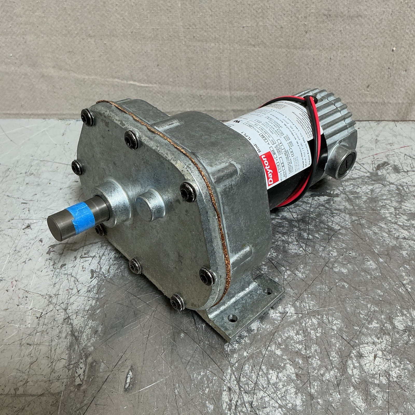 DAYTON 1LPL1 DC Gearmotor 90V 6.5rpm 500″-lb Torque, 1/15hp