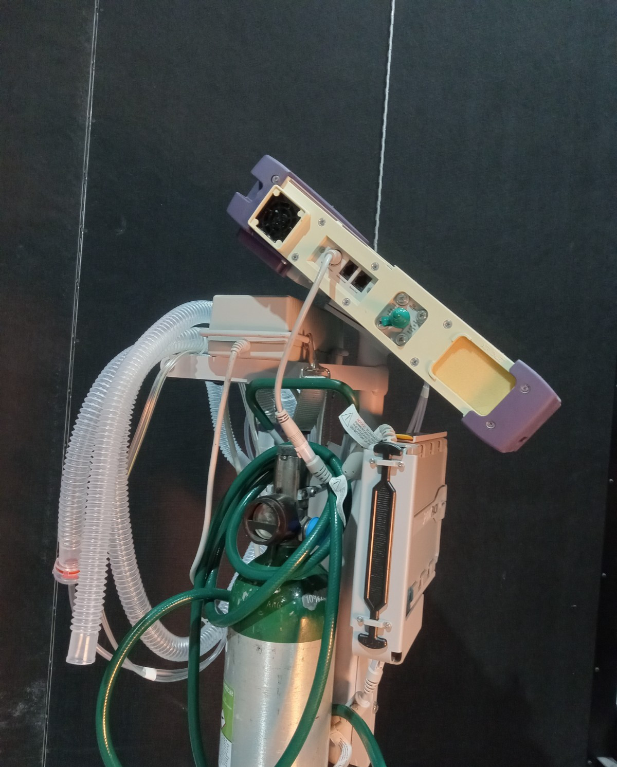 Vyaire CareFusion LTV 1200 System with stand