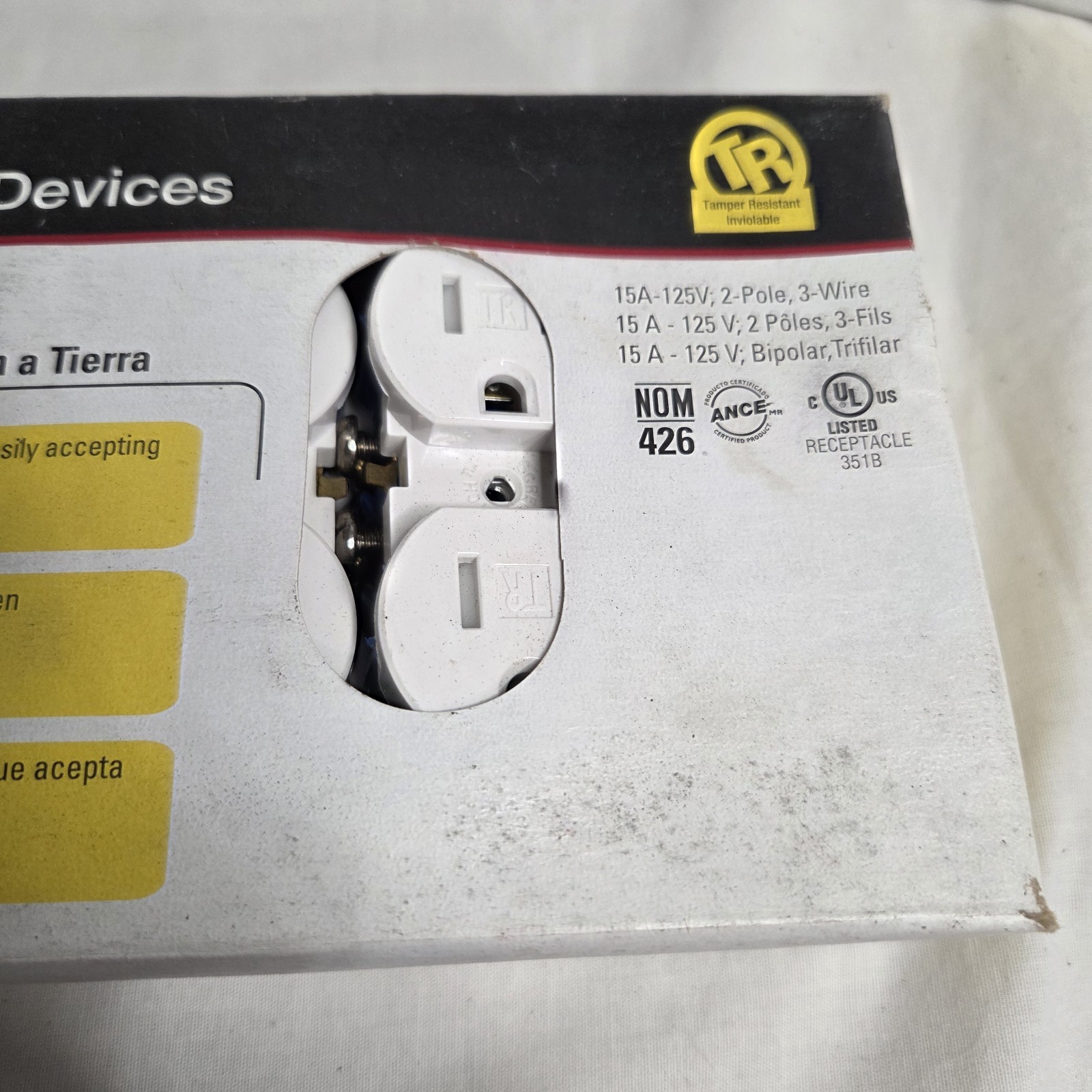 Cooper Wiring Devices Grounding Duplex Receptacle 15A-125V White Lot Of 20 NIB