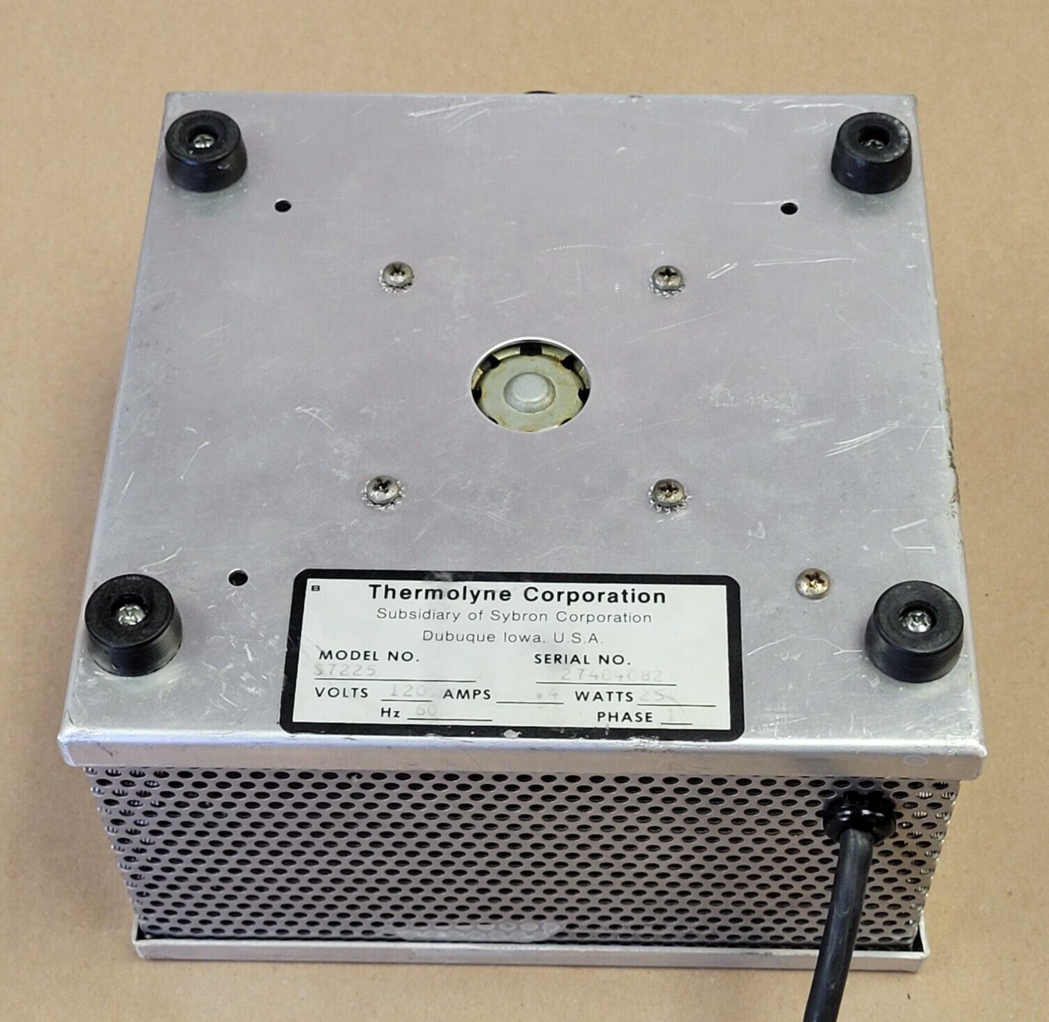 THERMOLYNE TYPE 7200 MODEL S7225 STIRRER 120V .4AMPS 25WATTS 60HZ SINGLE PHASE