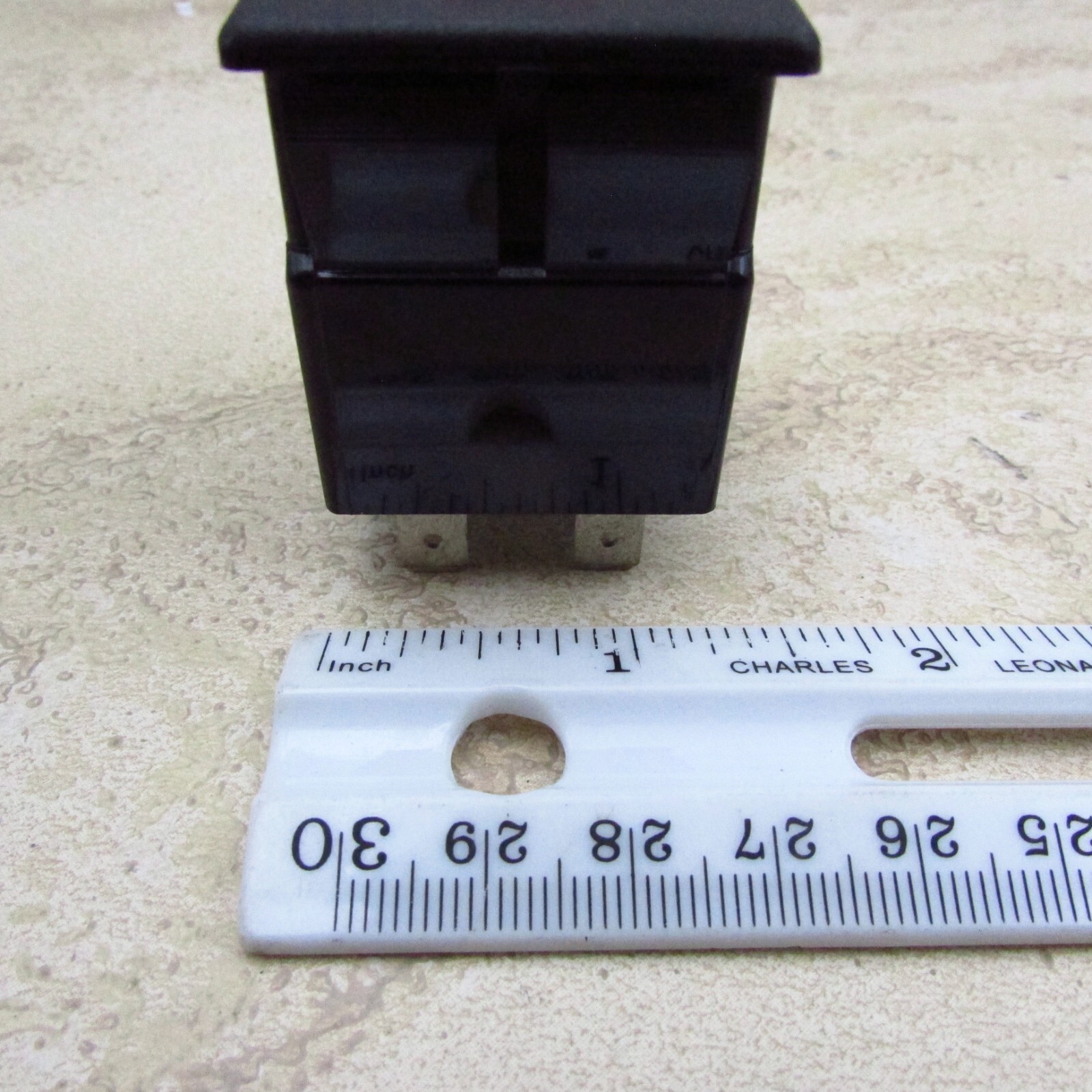 AIRPAX R21-62-30.0A-32440-2 Rocker Switch On/Off 30 Amp Circuit Breaker Snapak