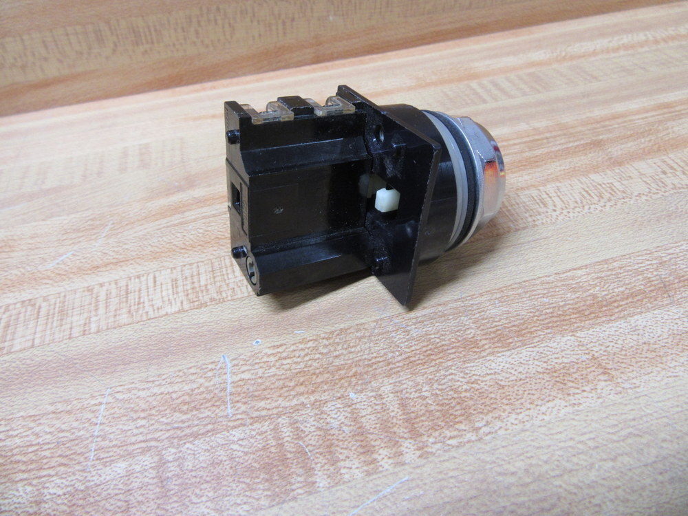 General Electric CR104PBG91R1 Red Pushbutton GE W/Contact Block