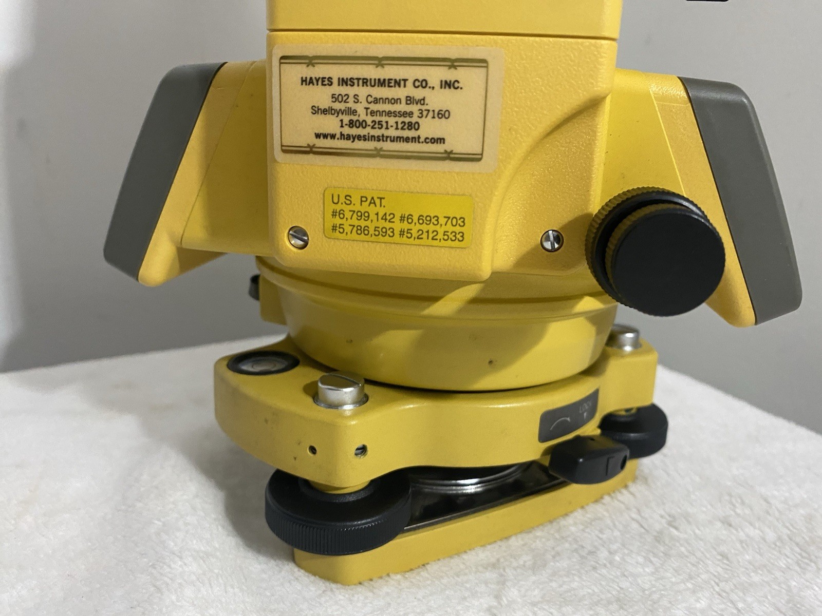 TOPCON GTS-233W ( GTS-230W Series) 3” Electronic Total Station W/ Case & Charger