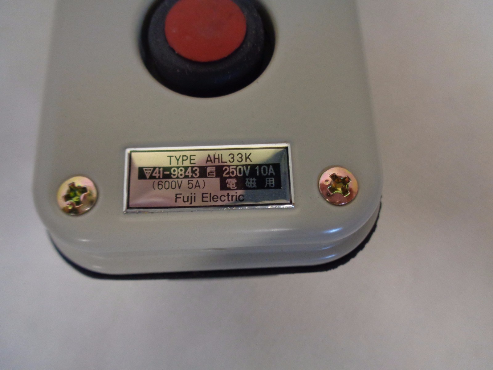 NEW FUJI AHL33K-H1 AHL33KH1 PUSH-BUTTON SWITCH FORWARD/REVERSE/STOP