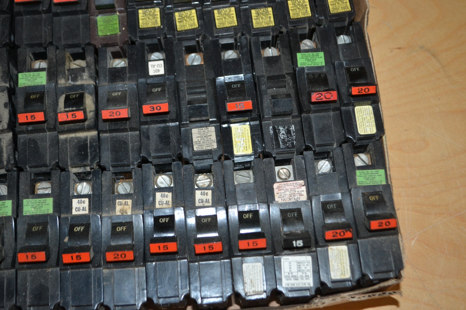 Lot of 39 ~ Federal Pacific FPE ~ Type NA Thick 1 Pole 15-40 Amp Breakers NA115