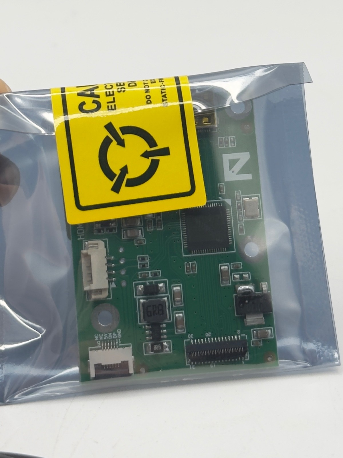 2.5” 480×480 Round IPS LCD Screen w/ Micro USB Controller Board VS025Z6M