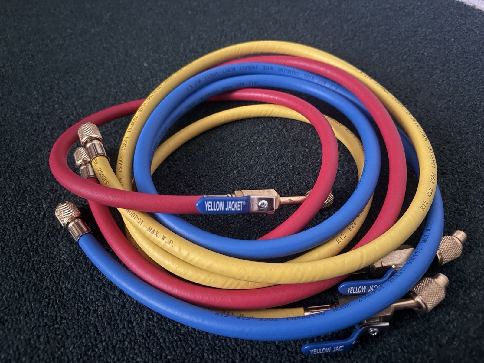 YELLOW JACKET Charging/Vacuum Hose Set 3pc 60in 1/4in 500psi R12/R22/R502
