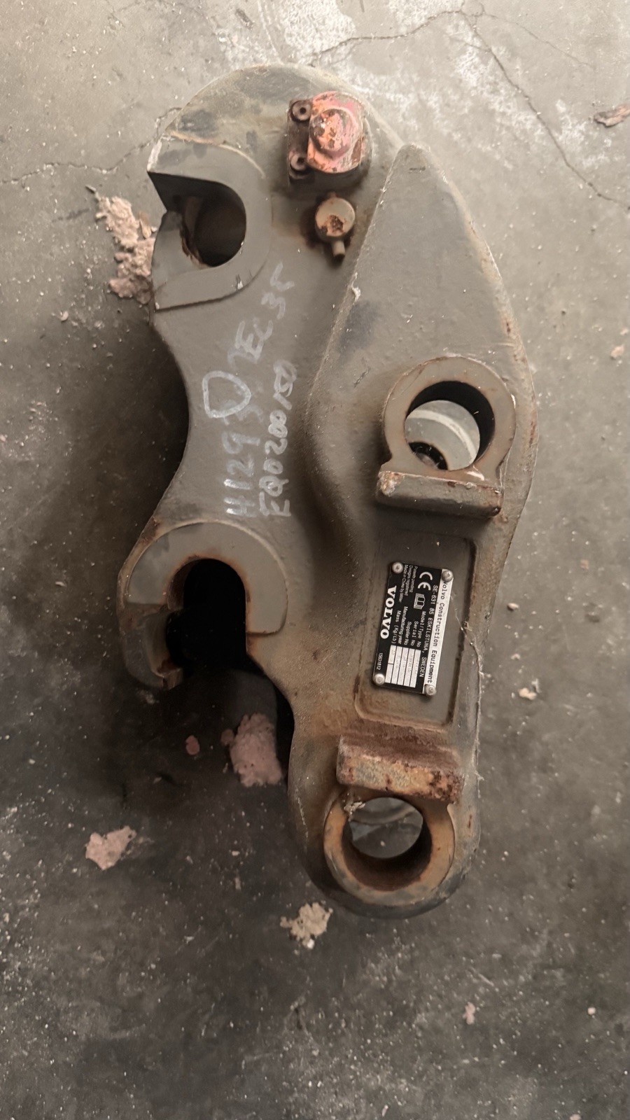 Volvo Excavator Quick Coupler Hitch | Fits EC35 / ECR38 | Part # EQ0200/50