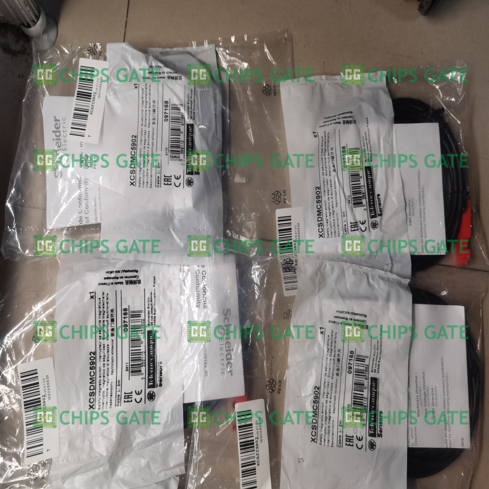NEW Coded magnetic switches XCSZC5902 Fast Ship