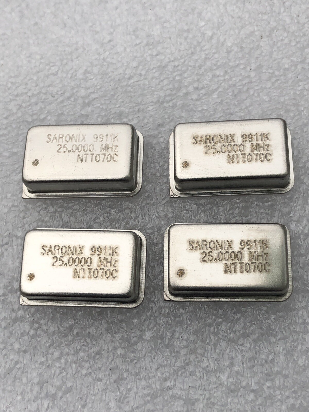 Saronix 25.000 Mhz. Crystal Oscillator. NOS. 4 Qty.