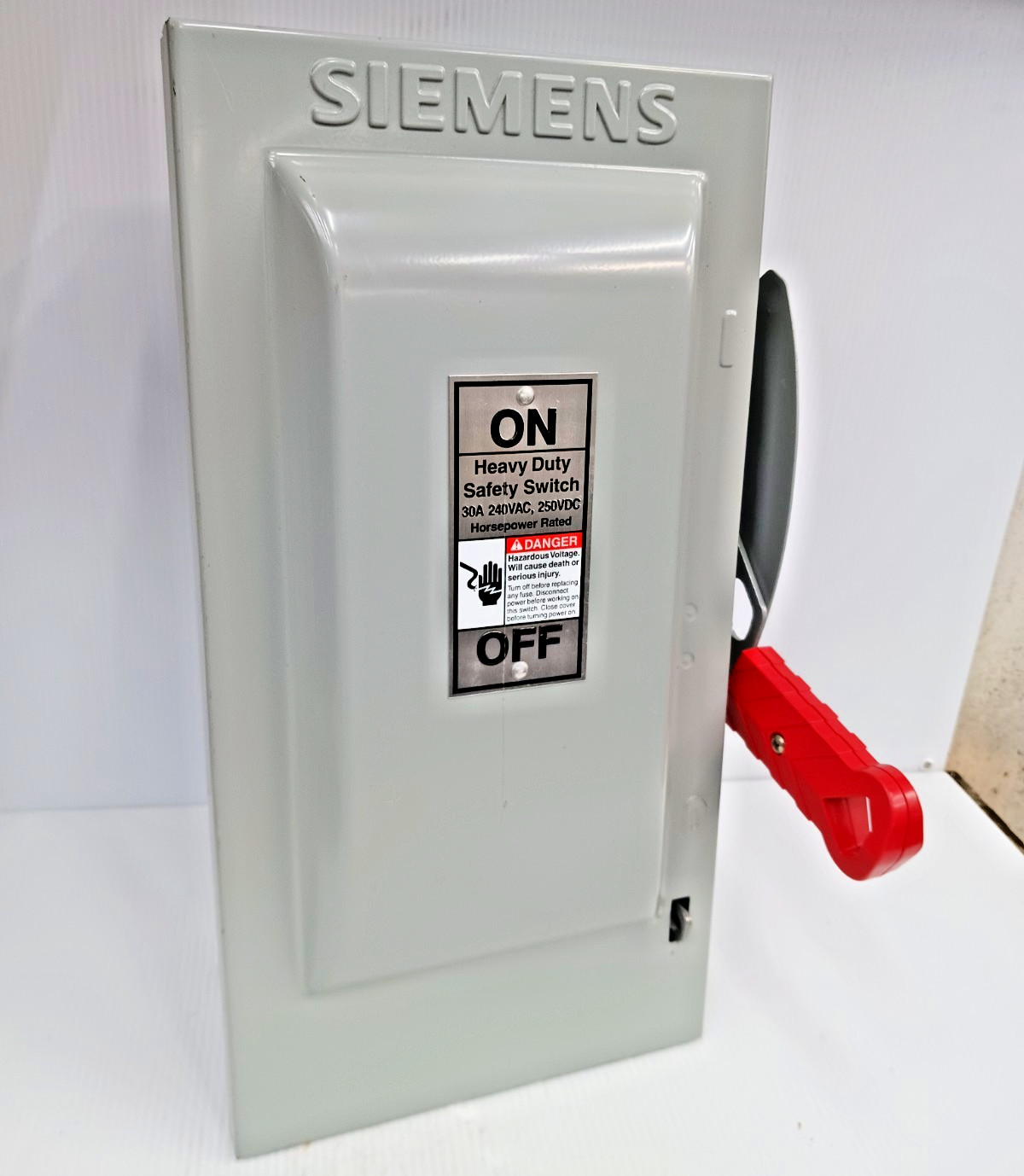 New Siemens 30 Amp Fusible Safety Switch HF321N 240 Vac 3 Pole