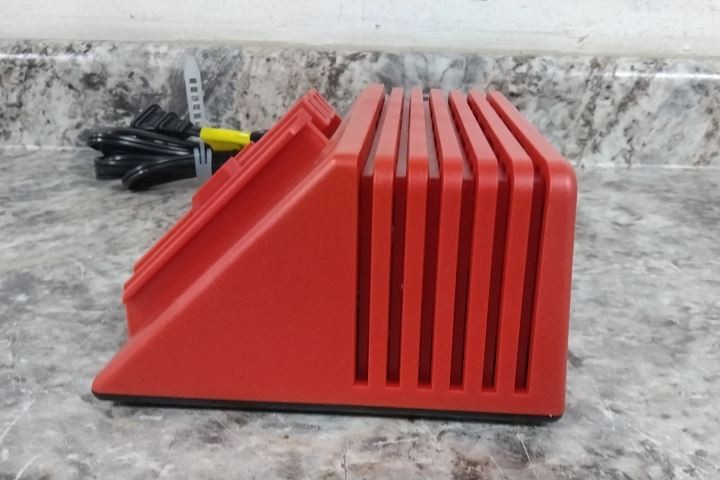 Milwaukee 48-59-0255 120VAC Input 12.0V to 18.0V Output Battery Charger (C)