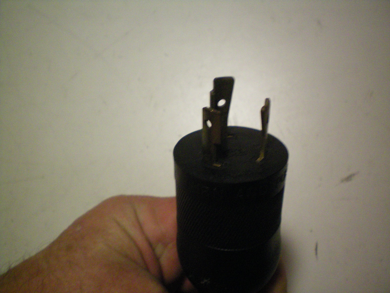 CENTURY PRO POWER D10212000 1FT TWIST TO U-GROUND ADAPTER, FREE FREIGHT