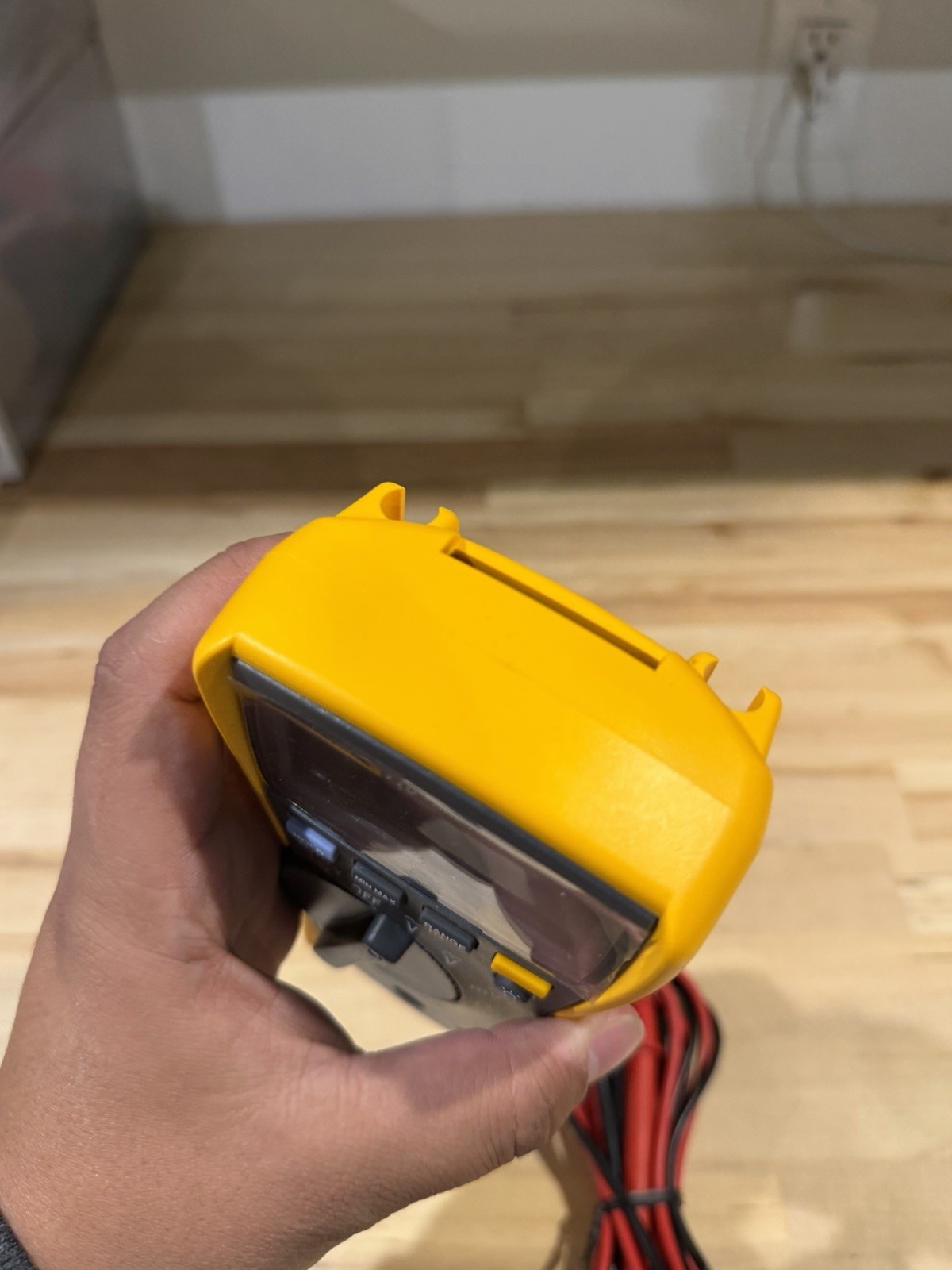 FLUKE 116 TRUS-RMS MULTIMETER / LEADS – SHIPS FAST (TESTED)