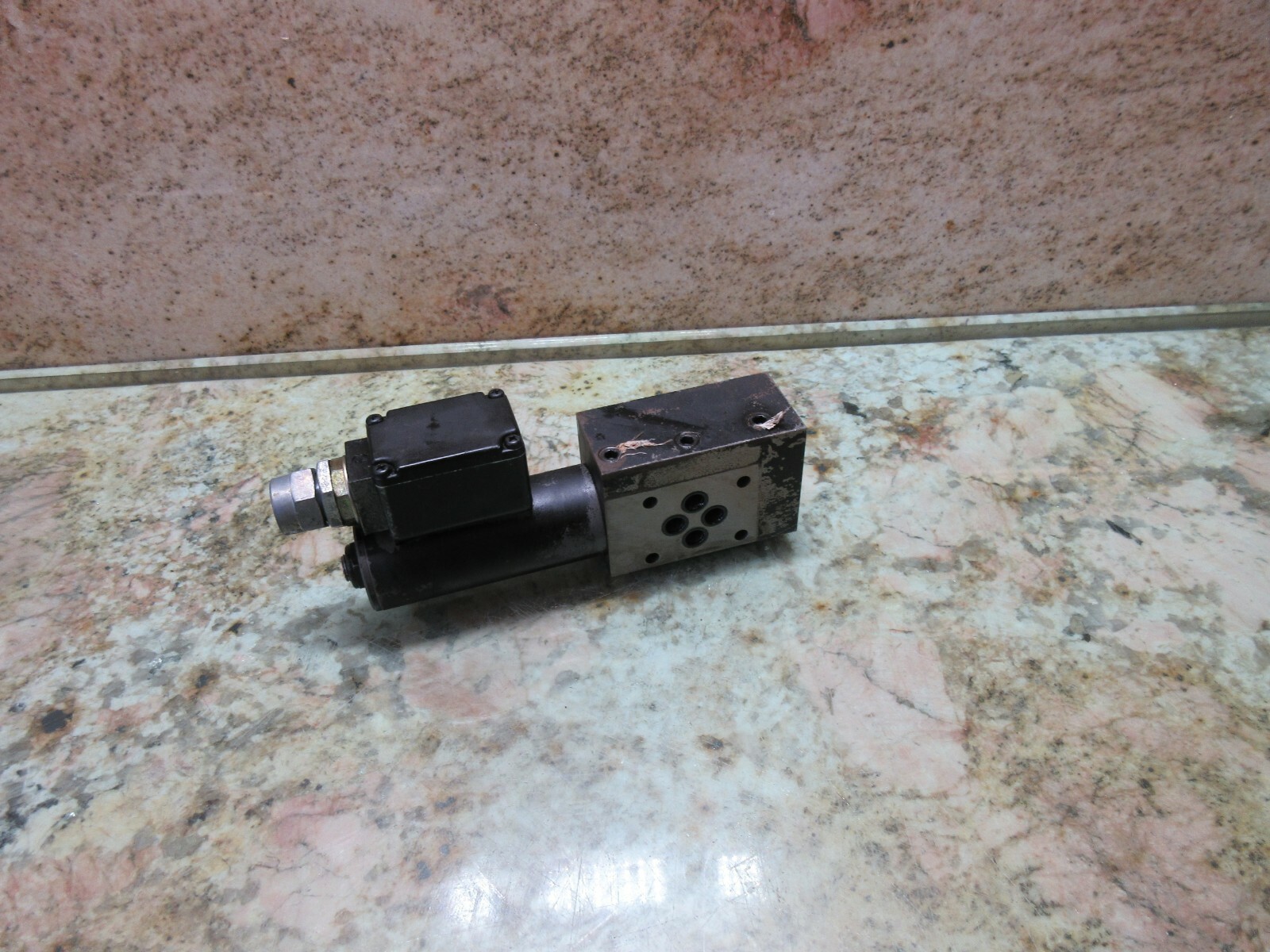 NIPPON NGK SOLENOID VALVE MV2-2C-A1-T MFG 5 B HITACHI SEIKI HC400-40