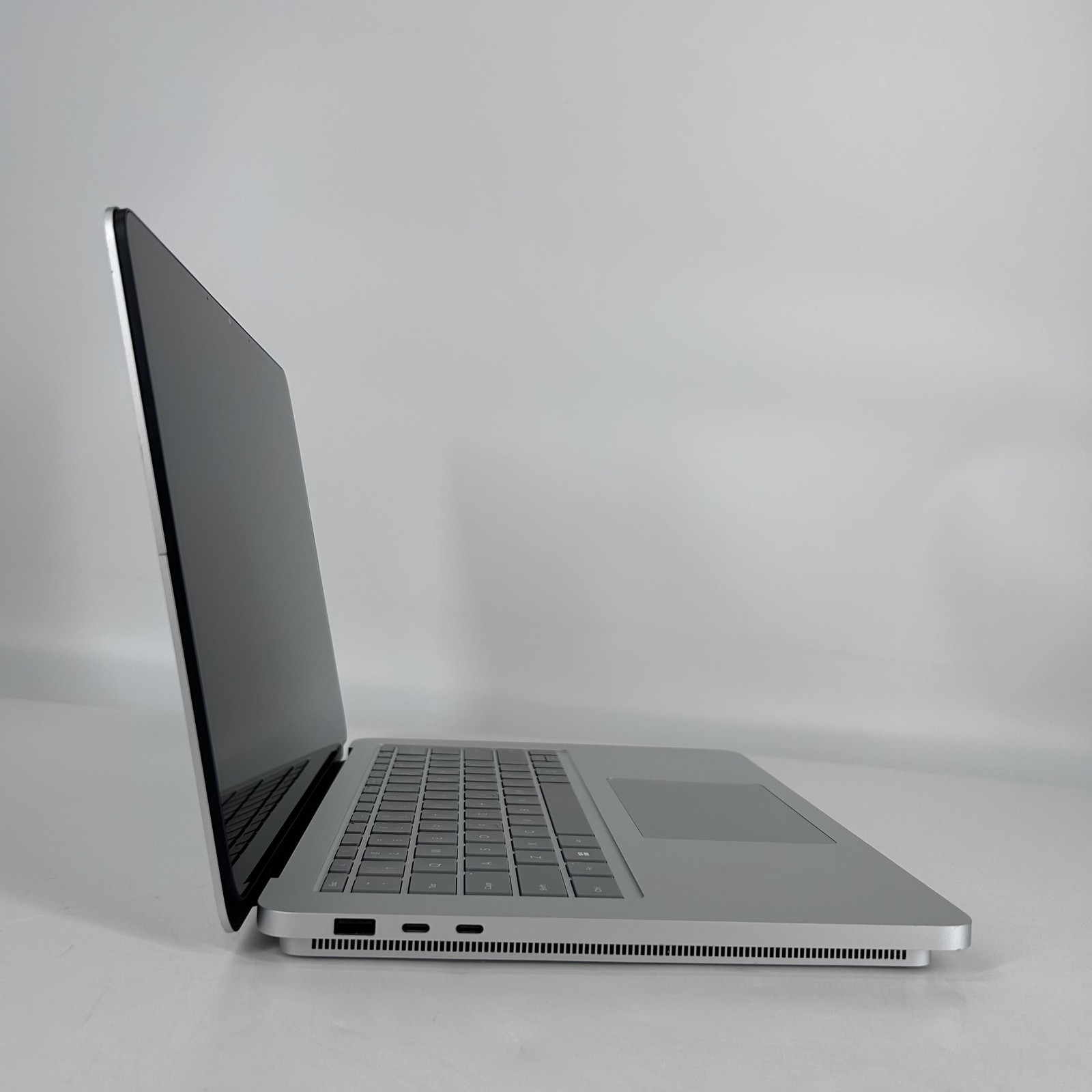 Microsoft Surface Laptop Studio 2 14 2K TOUCH 2.9GHz i7-13700H 32GB 1TB RTX 4050