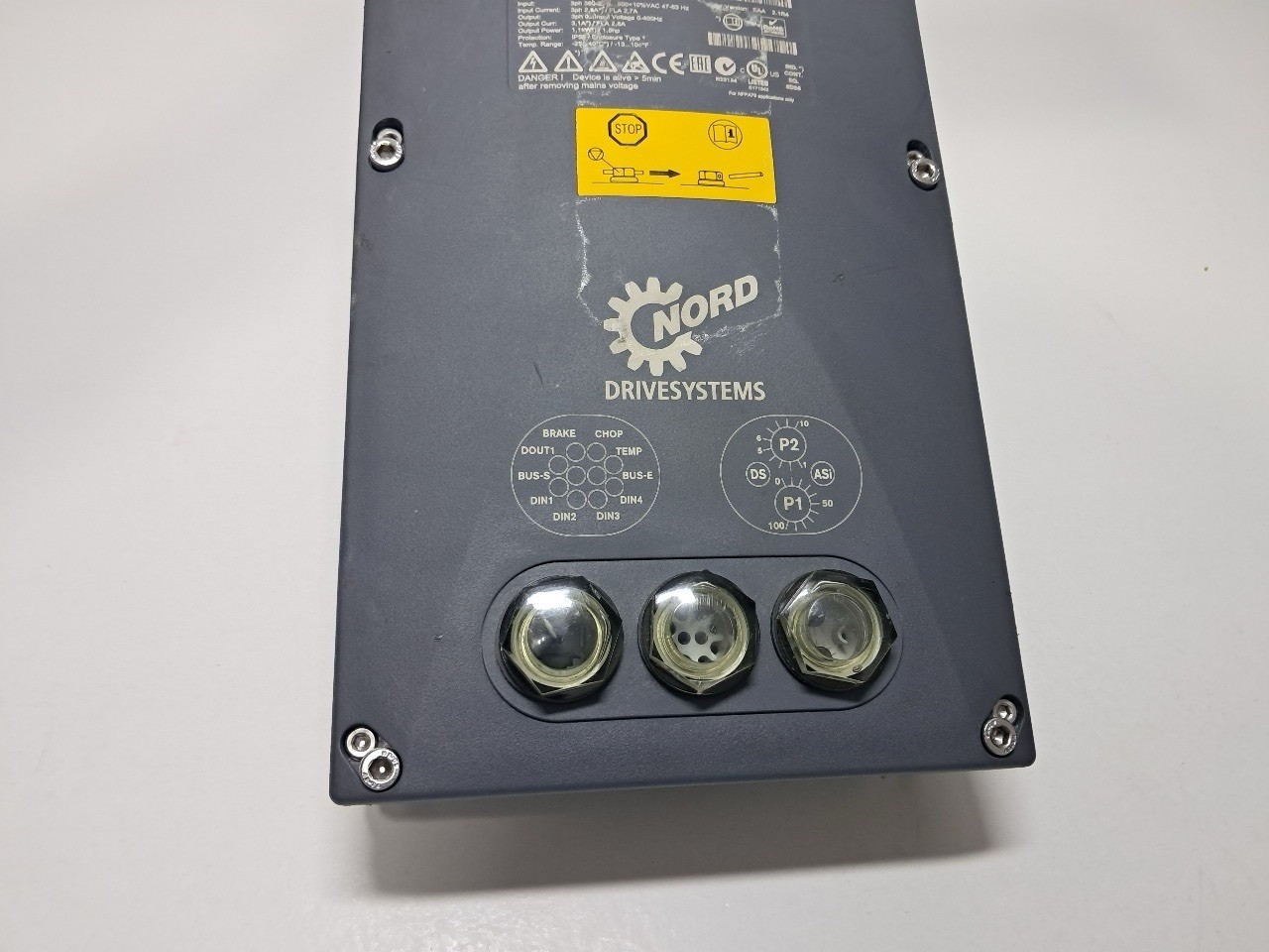Used – Nord SK 205E-111-340-A INVERTER 1.1 kW 3ph FLA 2.7 Amps 0/400 Hz