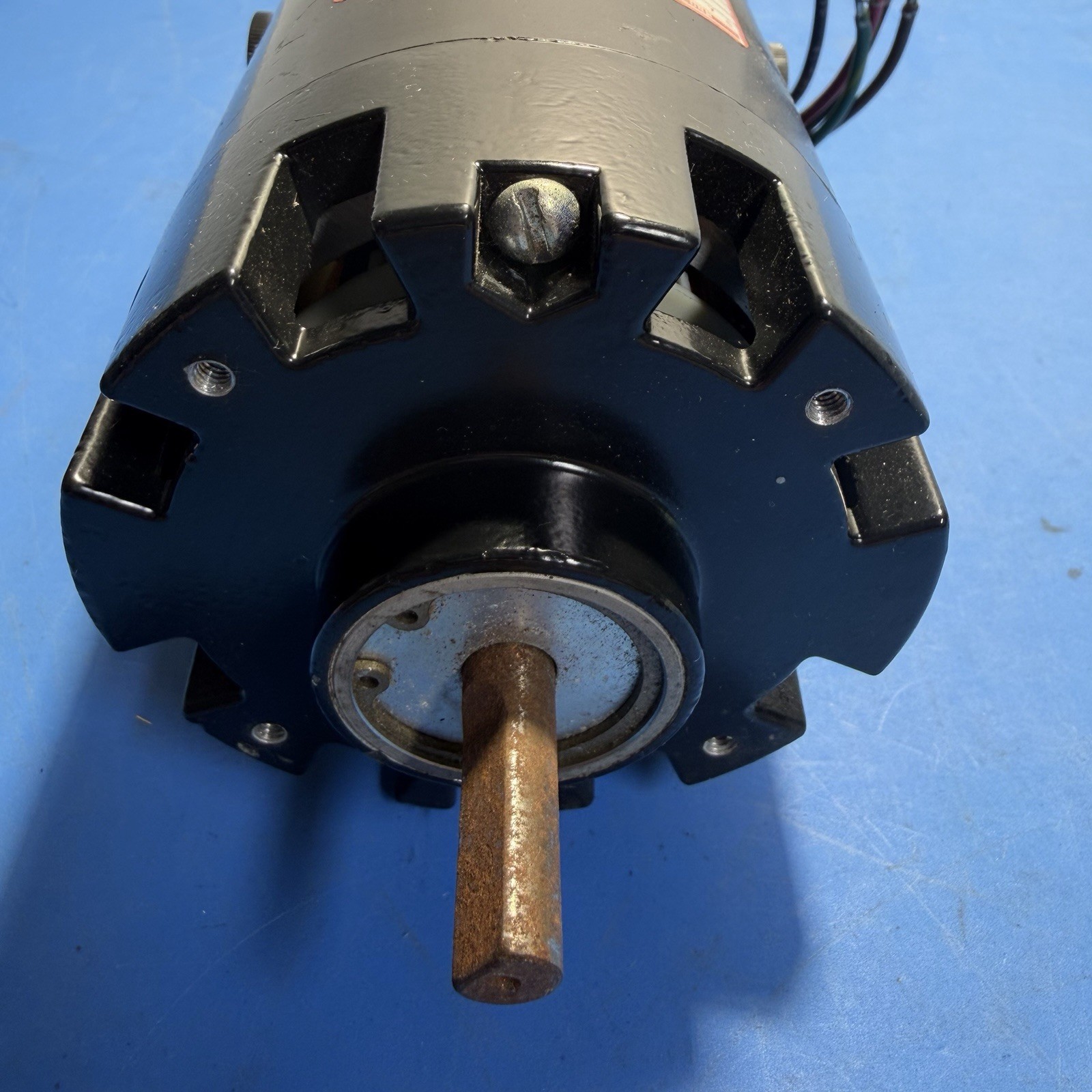 CLINCO 1/3 HP Universal Motor 115V 4500 RPM 5.5A Thermally Protected. Read