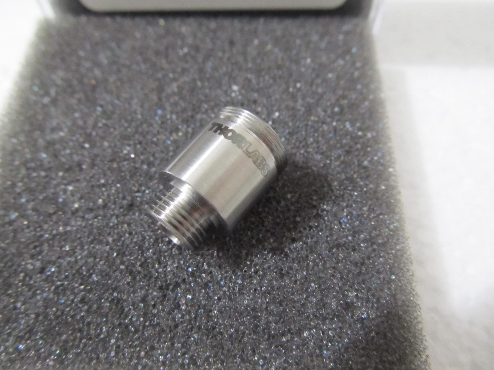 THORLABS 1064 nm, f = 8.07 mm, NA = 0.50 FC/APC Fiber Collimation Pkg. F240APC