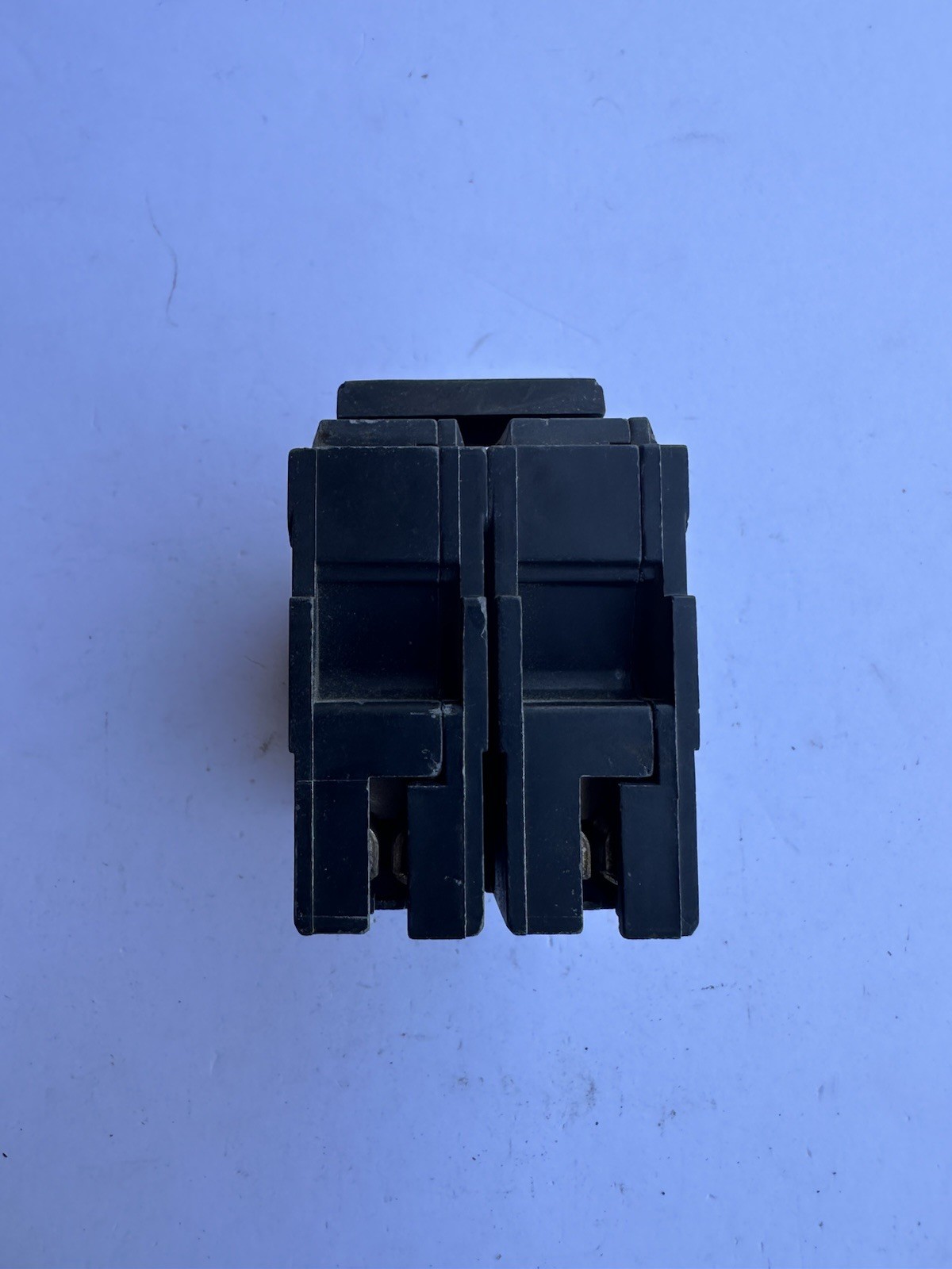 GE Und Lab 120/240 VAC 100 AMP 2-Pole Circuit Breaker