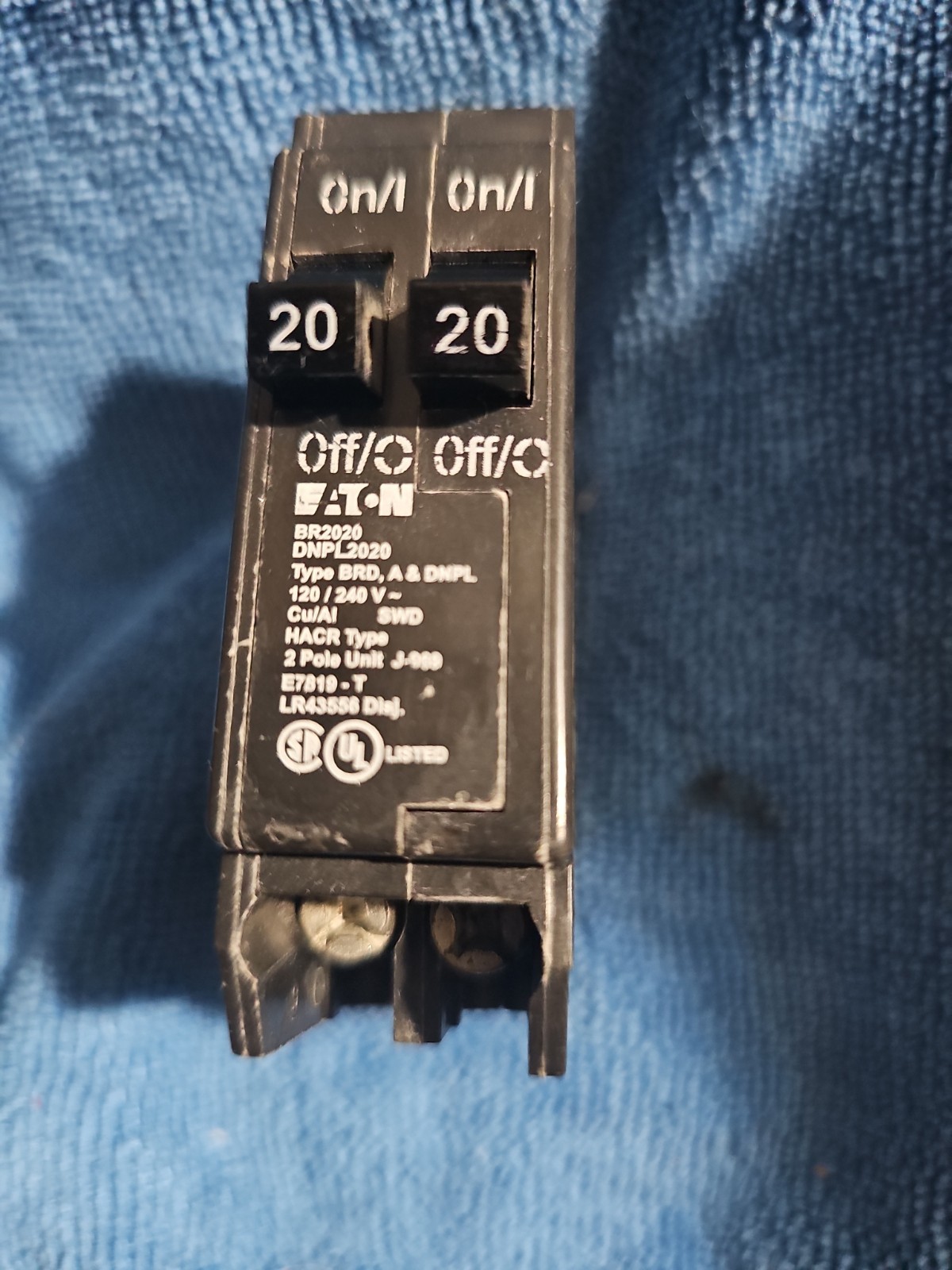 20 Amp Twin Tandem Dual Circuit Breaker. BR2020. Used DNLPL2020