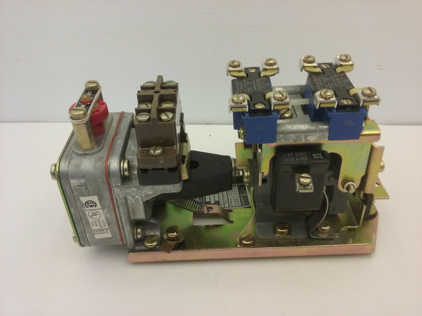 SQUARE D 9050-BO-23D AC PNEUMATIC TIMING RELAY 120V SERIES C NIB