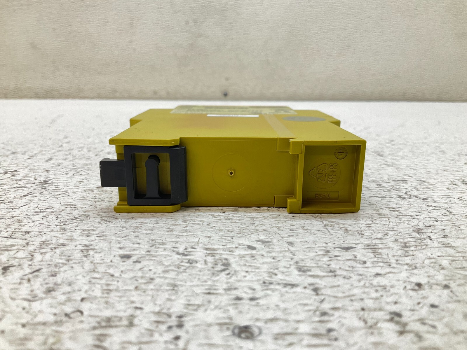 Pilz PZE X4P 24VDC 4n/o 24 VDC Safety Relay 777585 (TSC)