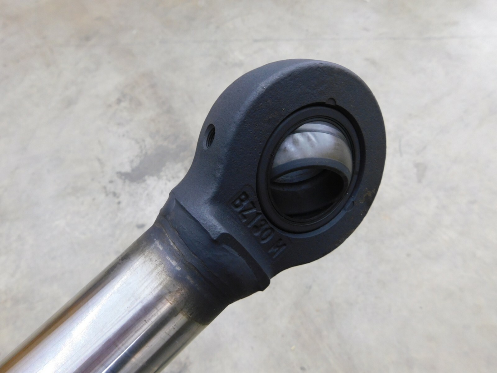 New Heavy Duty Hydraulic Cylinder 4″ Bore 28″ Length 18″ Stroke 2″ Rod 1.5″ Pin
