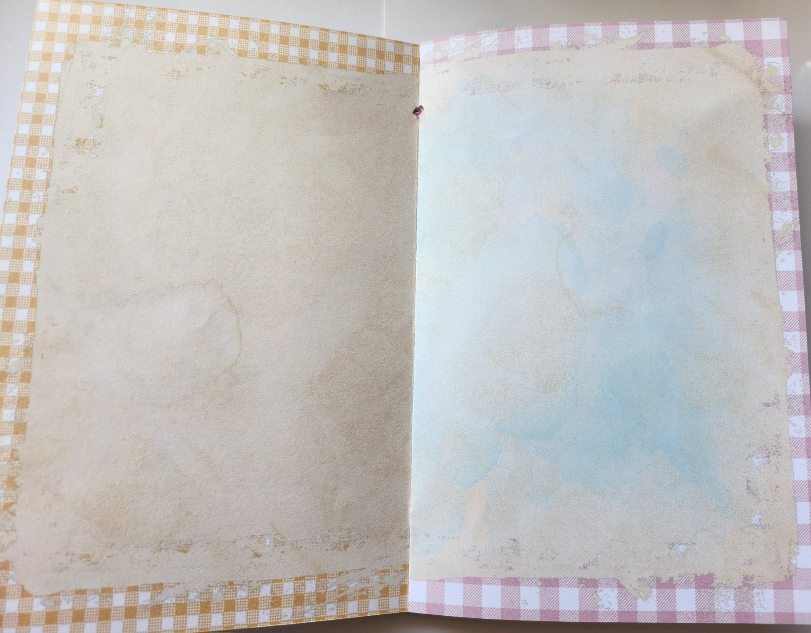 Junk Journal Booklet «COUNTRY GINGHAM» Farmhouse Cards, Pockets Ephemera 40Pg