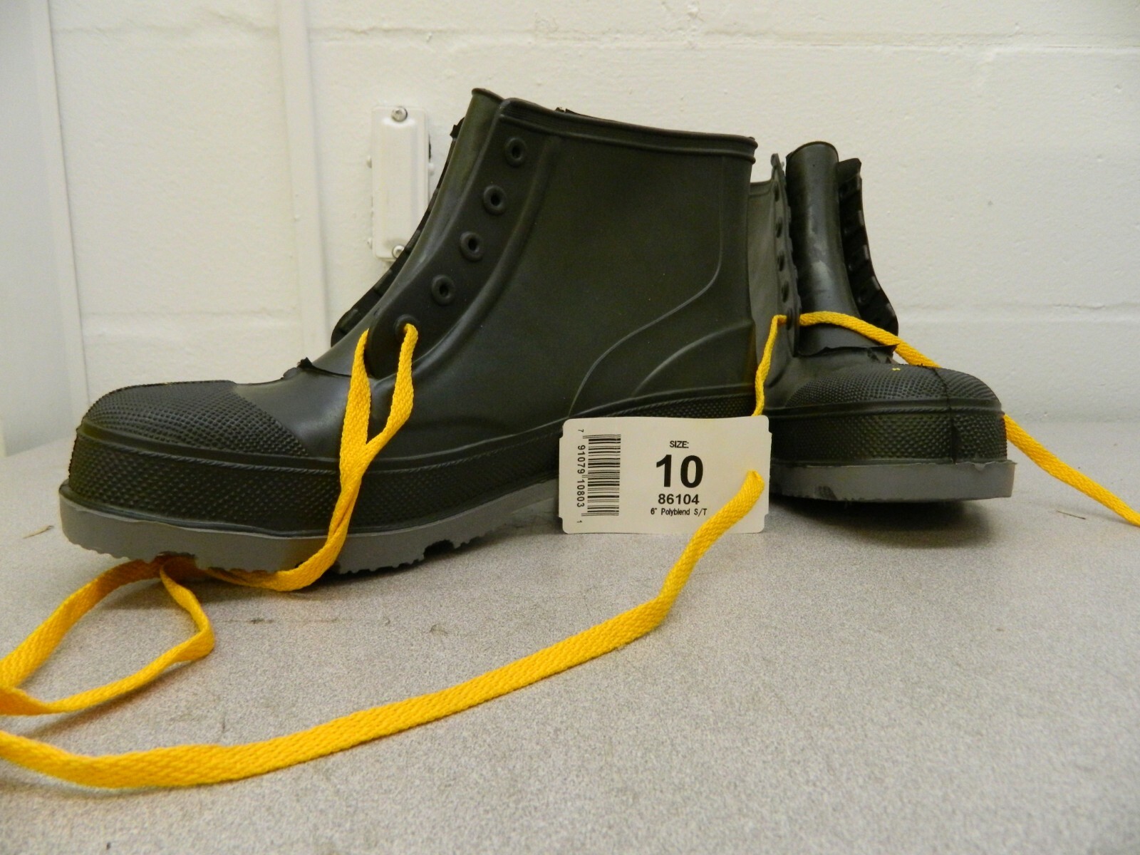 Dunlop Steel Work Boot Protective Footwear Men’s Size 10 Medium Width 86104-10