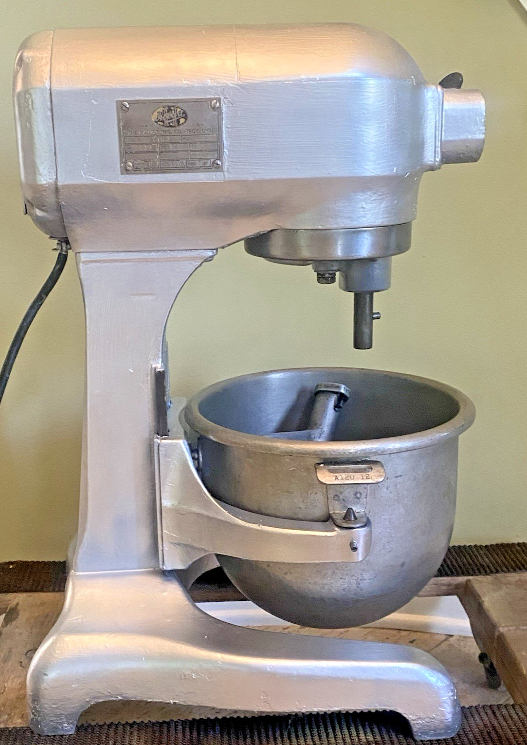 Hobart A120 12 Quart Commercial Bakery Dough Mixer + Bowl Paddle Reconditioned